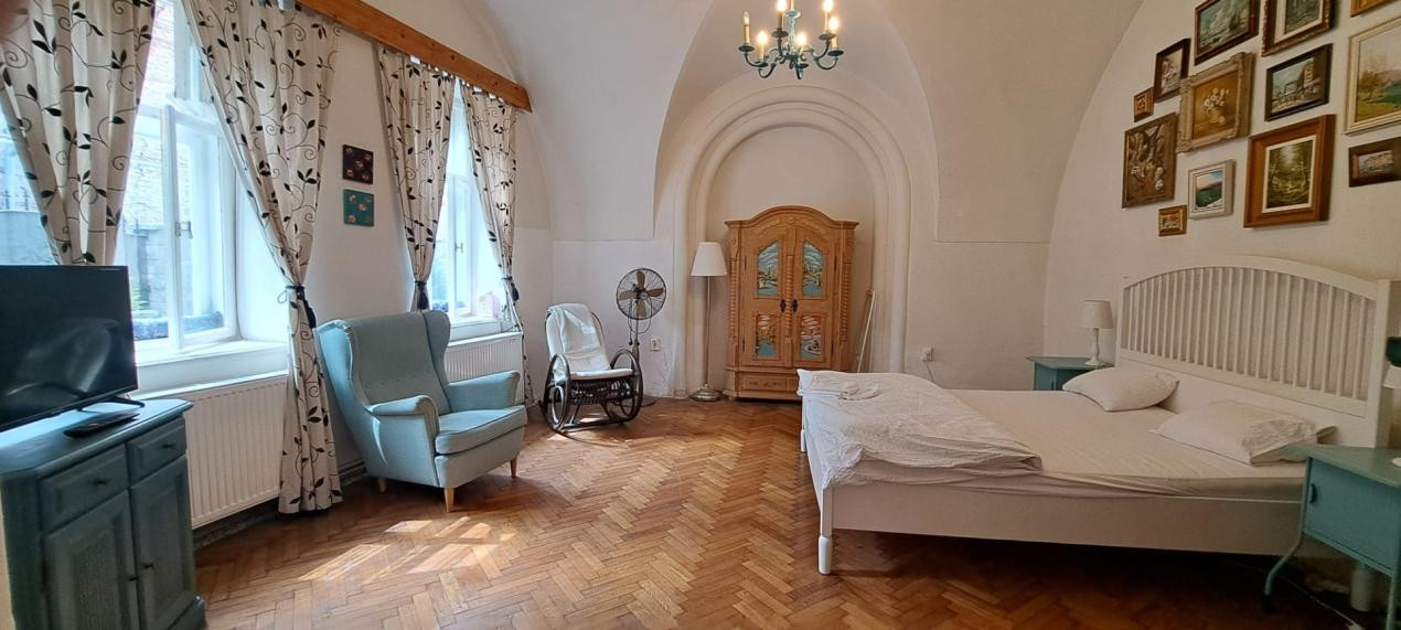 Eleganta si istorie in inima Sibiului – Spatiu ultracentral de inchiriat