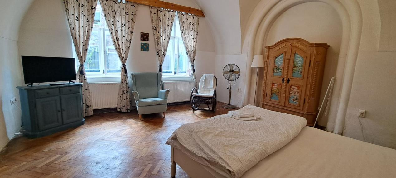 Eleganta si istorie in inima Sibiului – Spatiu ultracentral de inchiriat