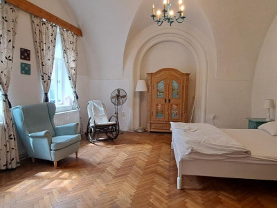 Eleganta si istorie in inima Sibiului – Spatiu ultracentral de inchiriat