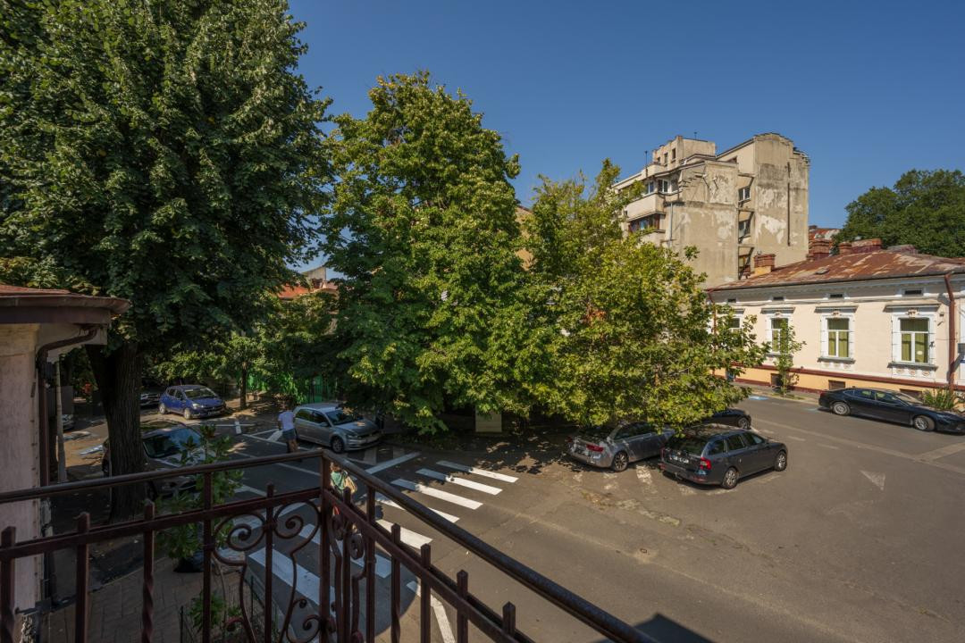 Apartament casa, 3 camere, ultracentral, Izvorul Rece