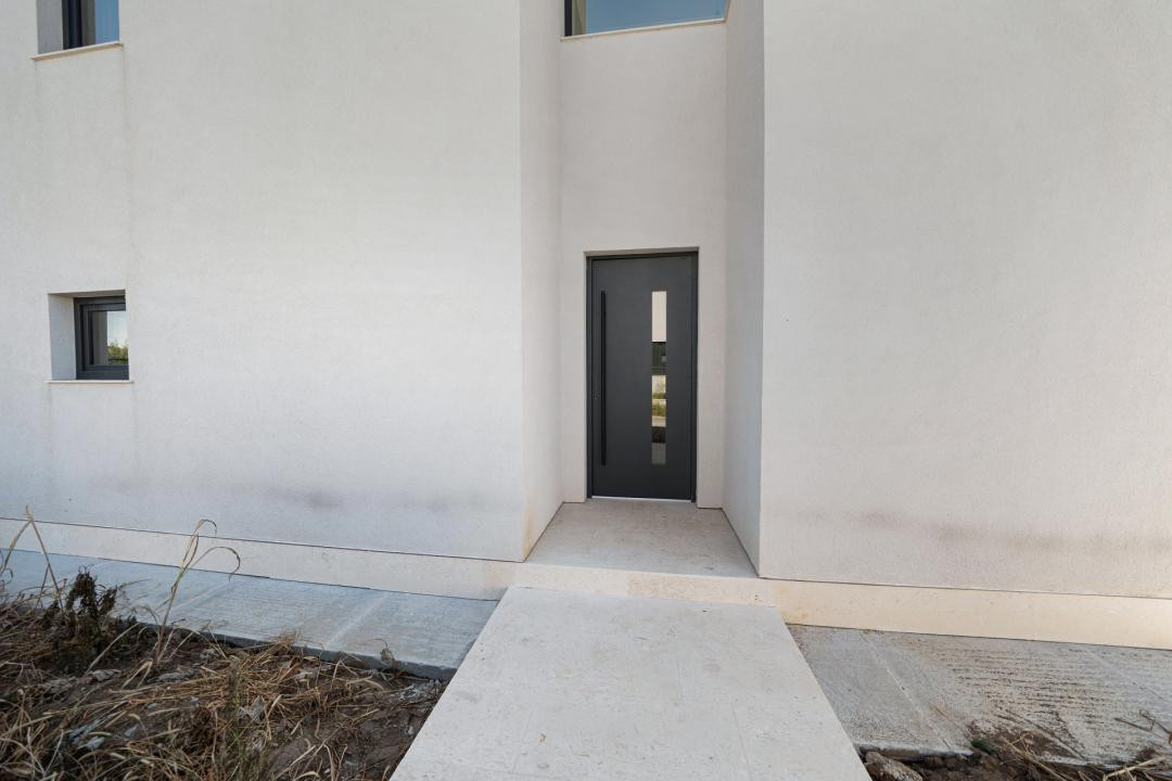 CASA NOUA, BRANESTI, LANGA PADUREA CERNICA | 4 DORMITOARE | 174 MP UTILI | TERAS