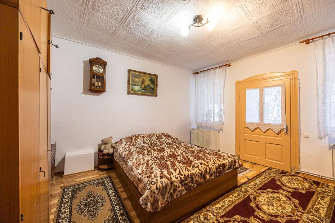 Cernatu, casă cu teren de 1000 mp