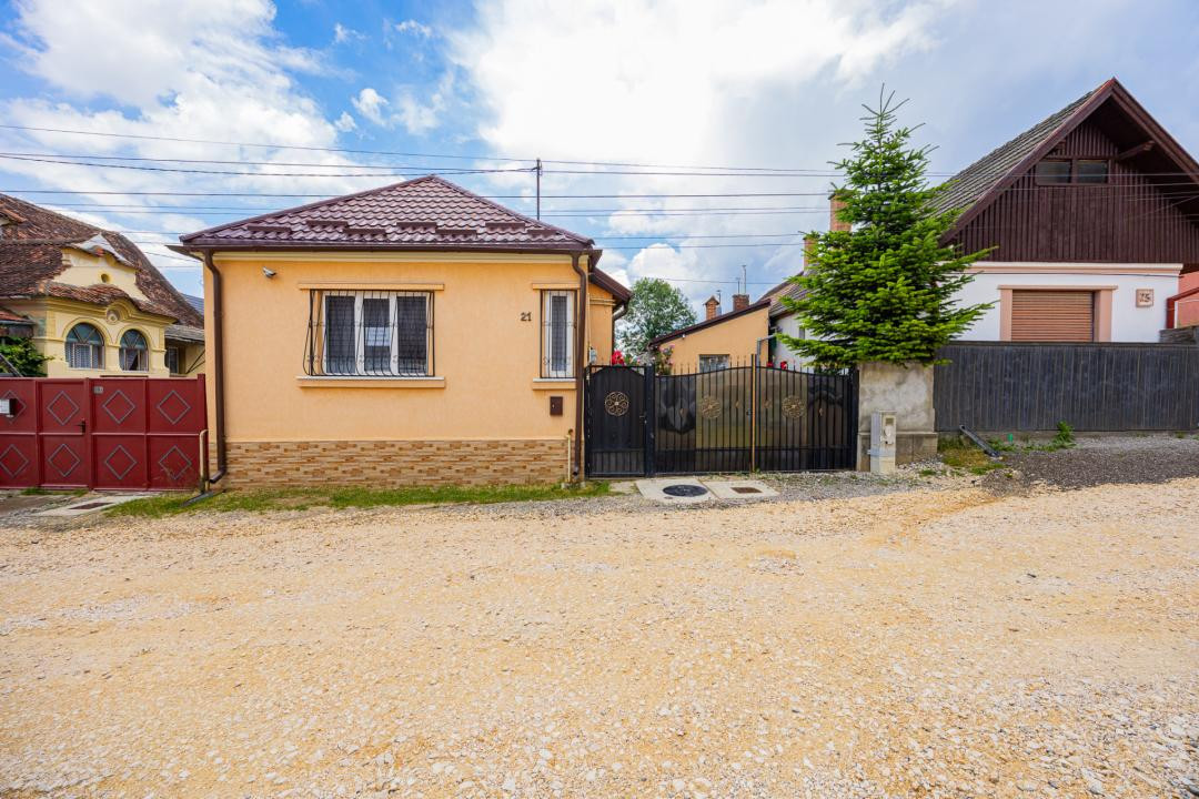 Cernatu, casă cu teren de 1000 mp