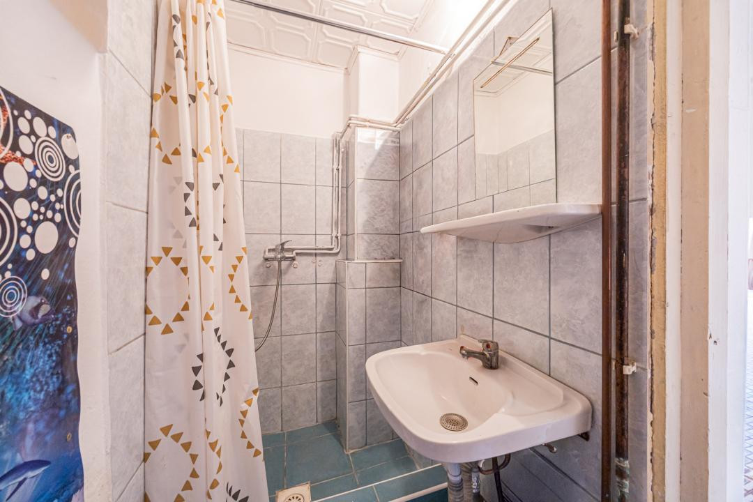 Cernatu, casă cu teren de 1000 mp