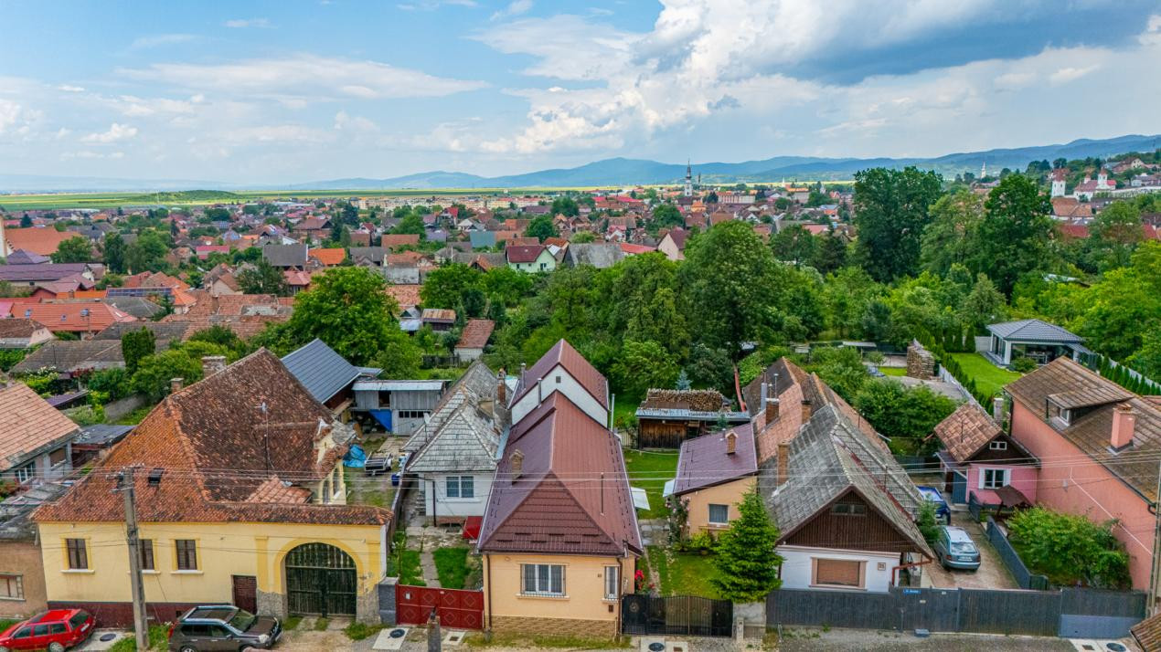 Cernatu, casă cu teren de 1000 mp