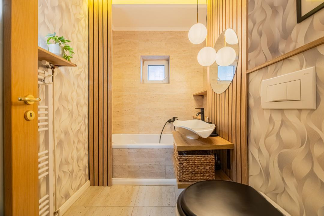 Apartament 3 camere, structură generoasă, Răcădău - Penny