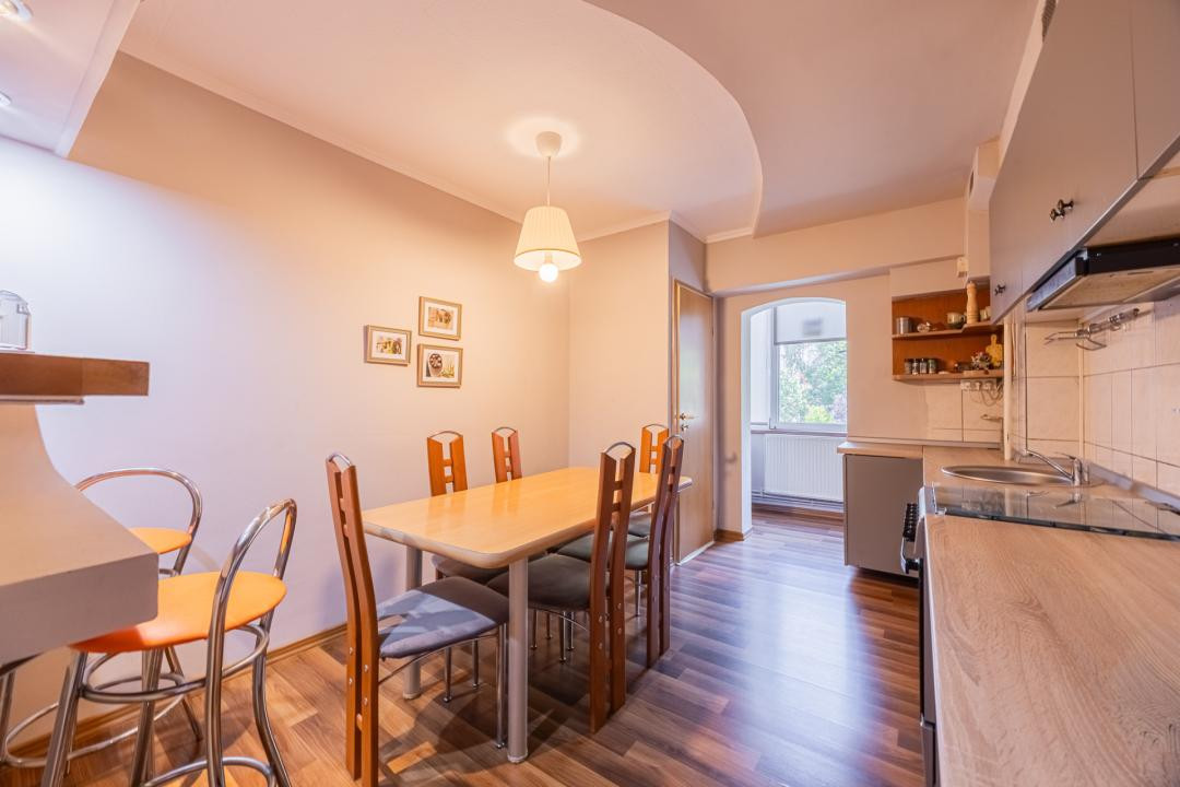 Apartament 3 camere, structură generoasă, Răcădău - Penny