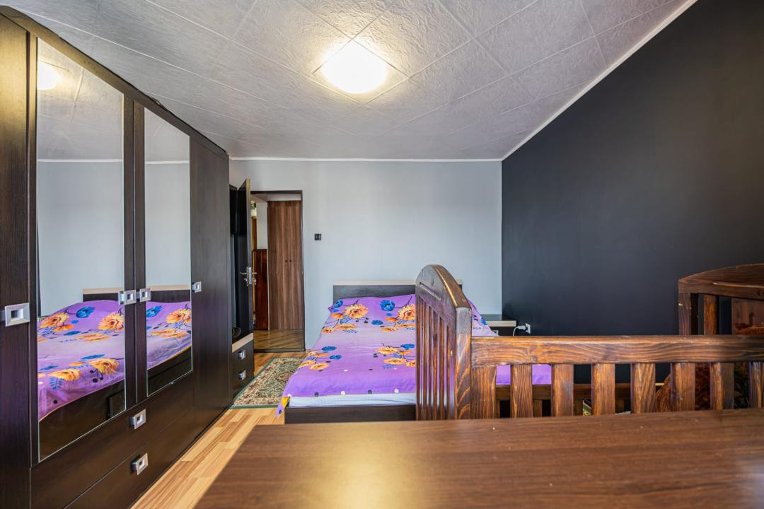 Apartament 2 camere,decomandat-Zona Tractorul