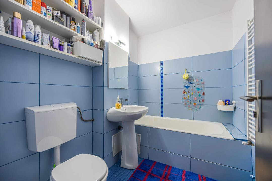 Apartament 2 camere,decomandat-Zona Tractorul