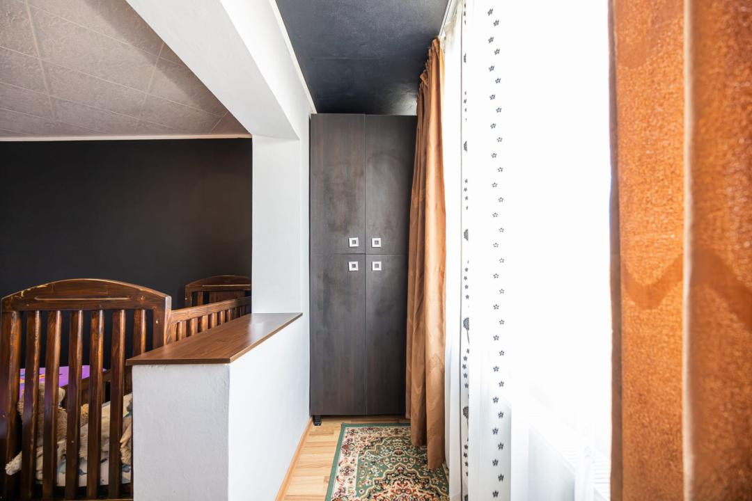 Apartament 2 camere,decomandat-Zona Tractorul