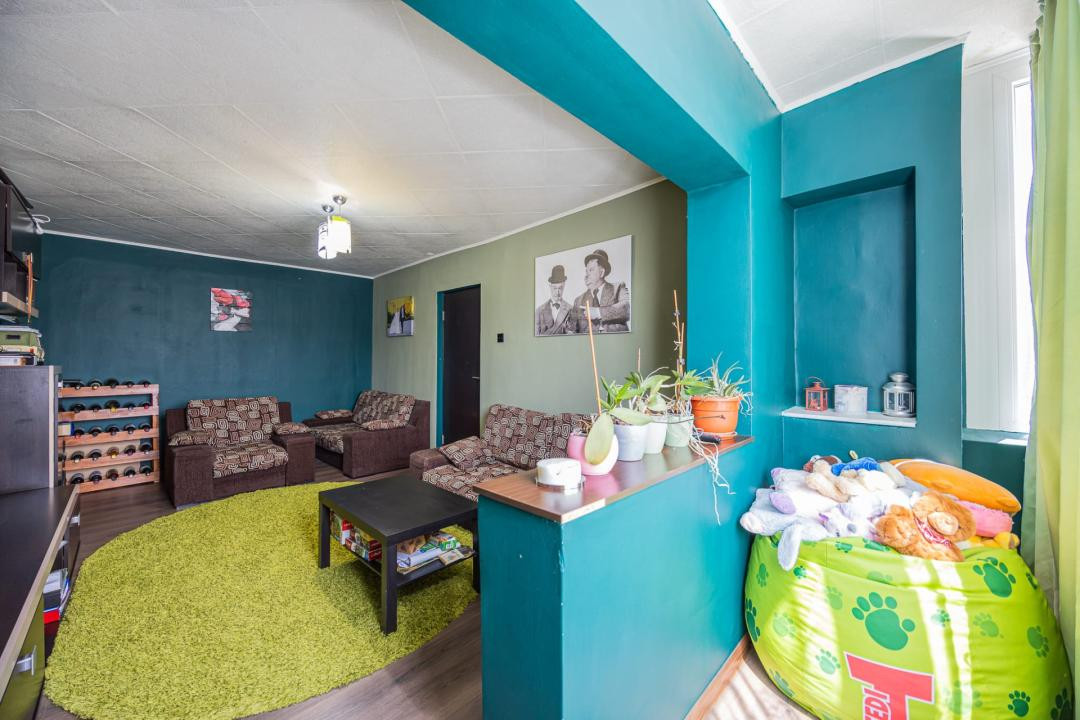 Apartament 2 camere,decomandat-Zona Tractorul