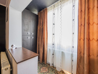 Apartament 2 camere,decomandat-Zona Tractorul