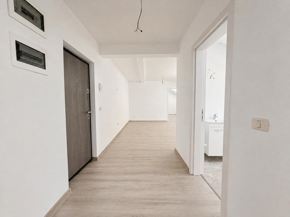 Apartament - 3 camere, bloc nou  Stupini