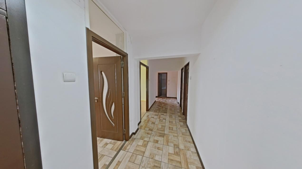Apartament 3 camere de vânzare – Calea București, Brașov