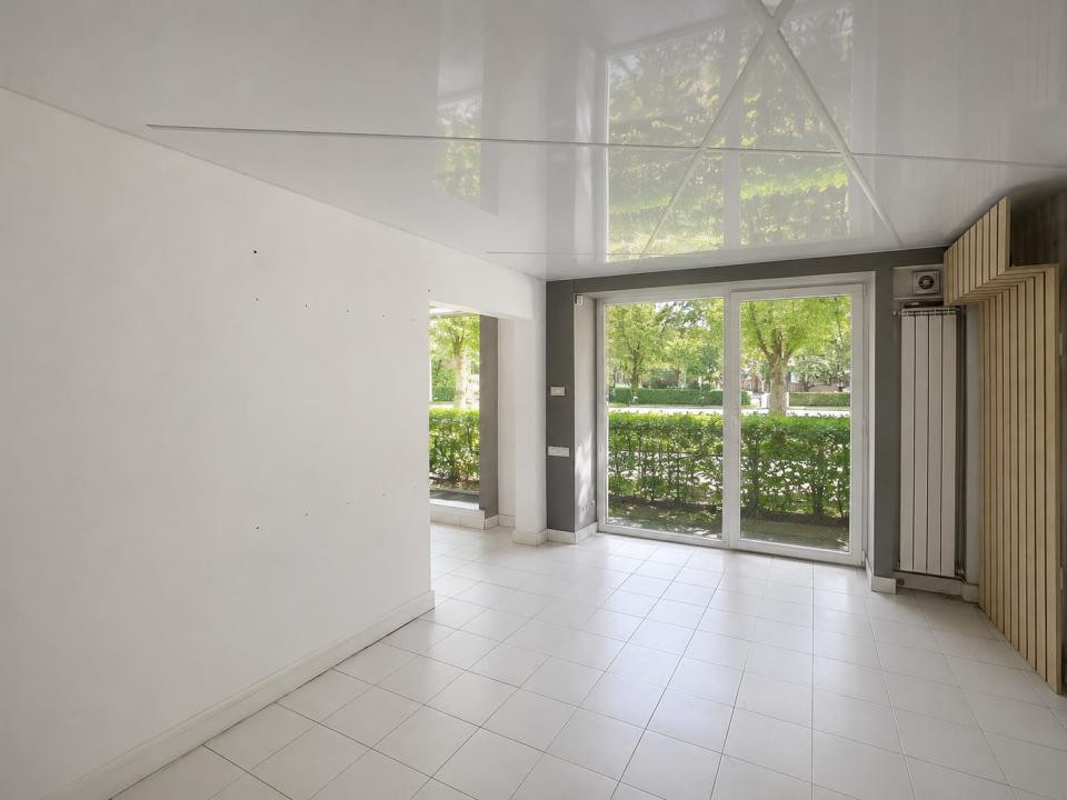 SPAȚIU COMERCIAL | 44 MP | SUPRAFAȚĂ VITRATĂ 5 ML | Scriitorilor