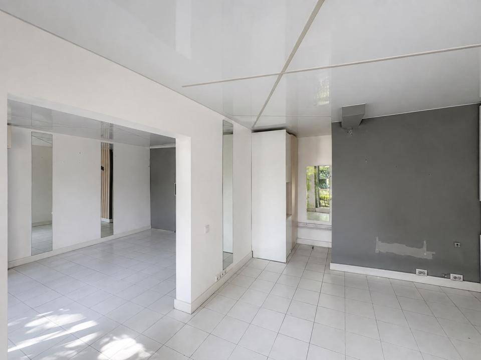 SPAȚIU COMERCIAL | 44 MP | SUPRAFAȚĂ VITRATĂ 5 ML | Scriitorilor