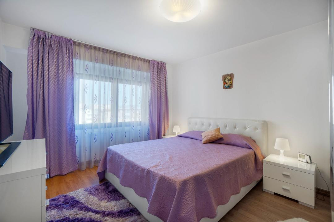 Apartament generos cu 3 camere, la intrarea în Răcădău