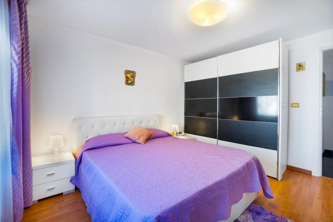 Apartament generos cu 3 camere, la intrarea în Răcădău
