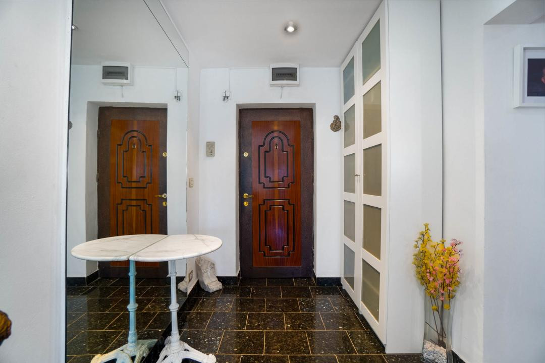 Apartament generos cu 3 camere, la intrarea în Răcădău