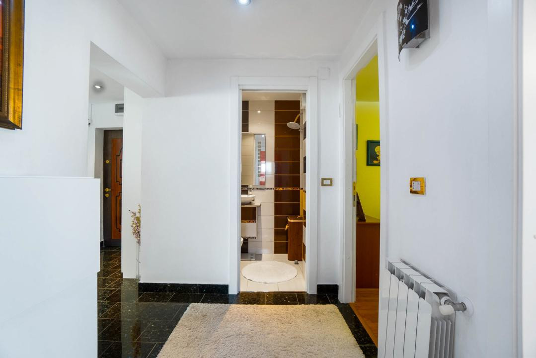 Apartament generos cu 3 camere, la intrarea în Răcădău