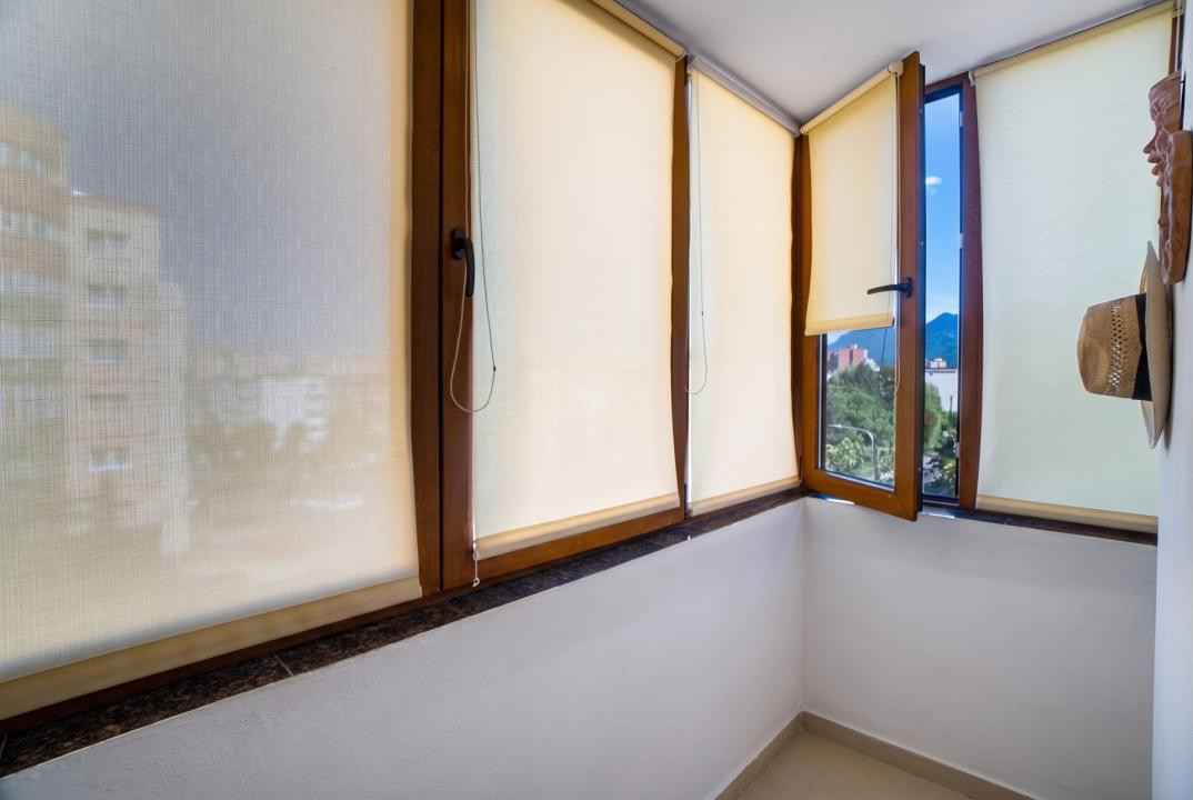 Apartament generos cu 3 camere, la intrarea în Răcădău