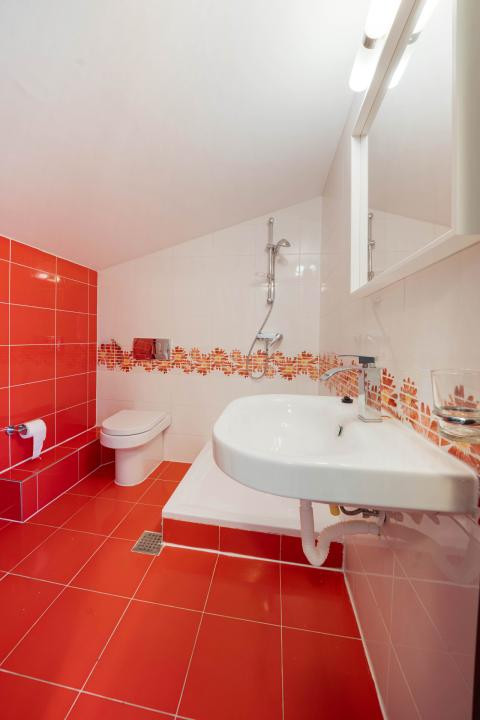 Vila individuala P+1+M*700 mp teren*337 mp construiti*Sectorul 1*Drumul Lapus