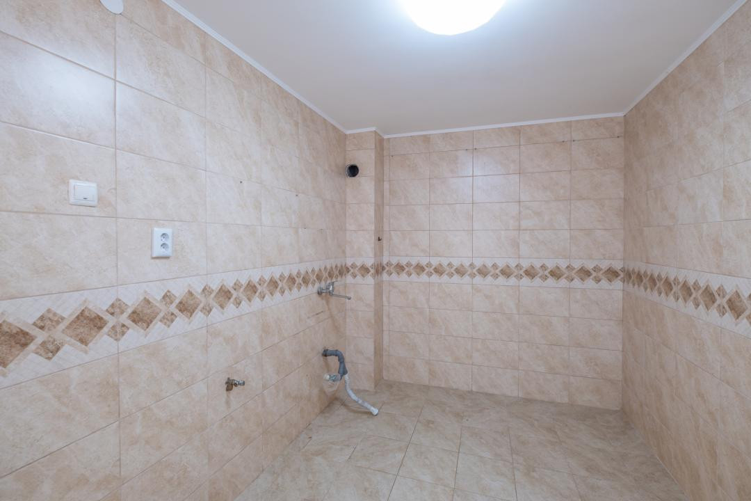 Casă din cărămidă, cu garaj și curte proprie – zona centrală Constanța