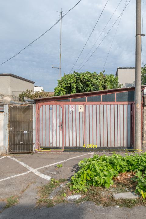 Casă din cărămidă, cu garaj și curte proprie – zona centrală Constanța