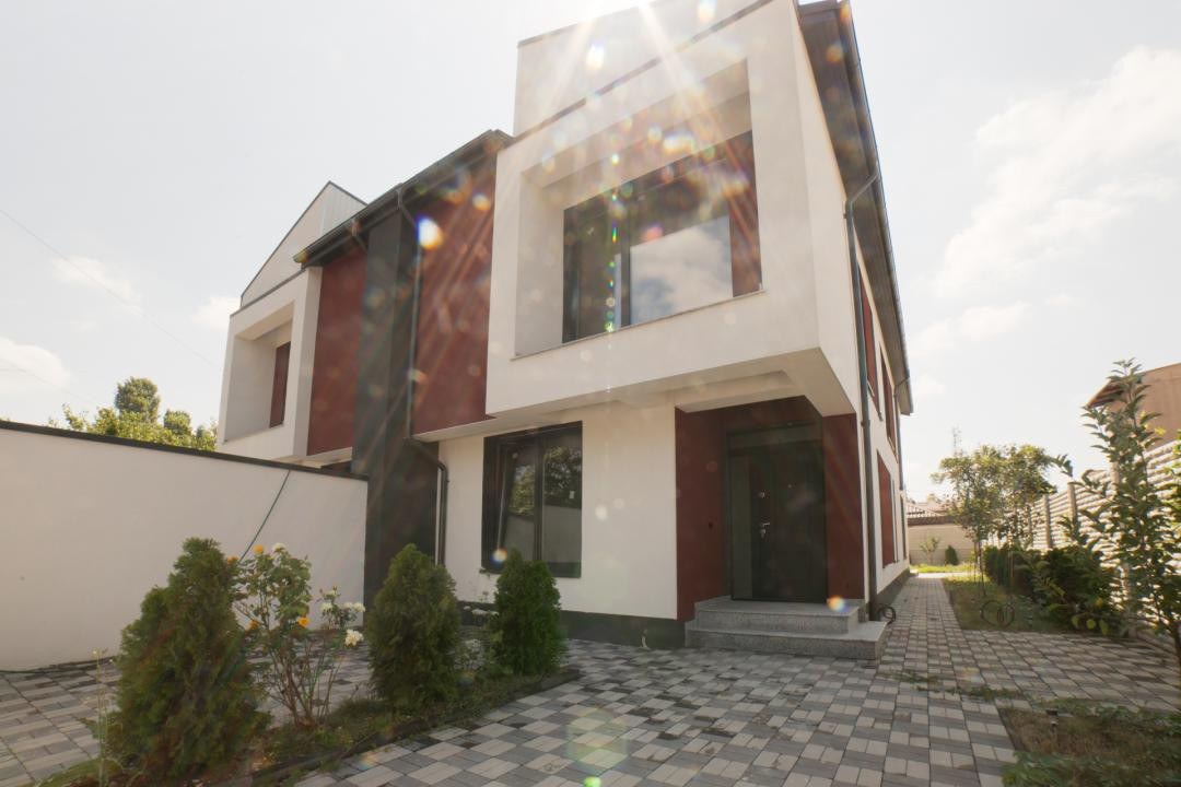 Casa noua la curte, liniste cu Bucurestiul la indemana, in Chitila