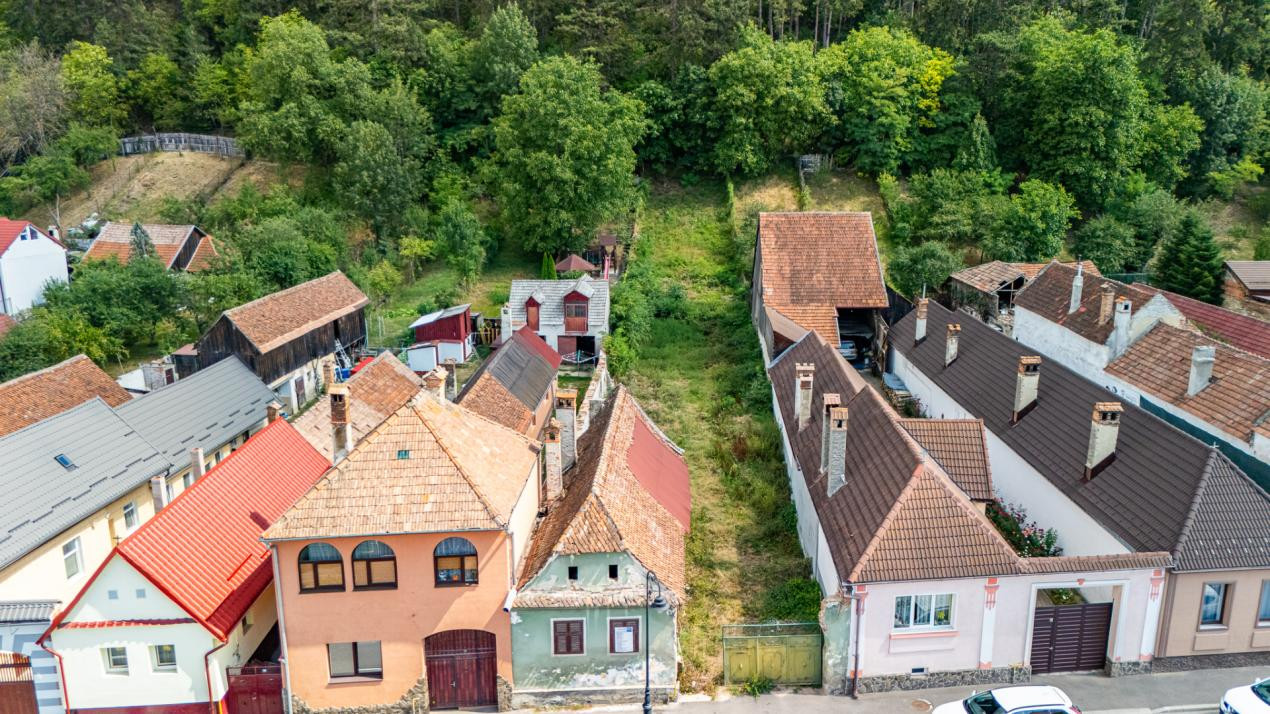Casa cu 896 mp teren cu proiect autorizat | 4 apartamente + casă | Râșnov