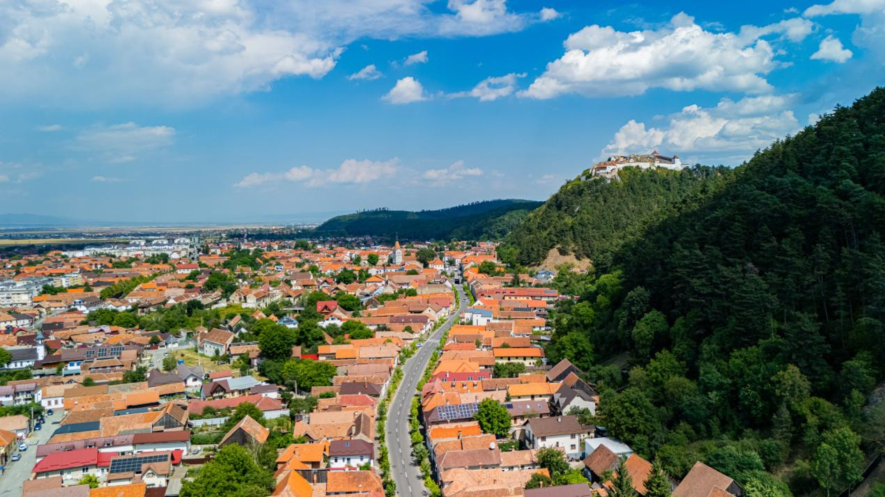 Casa cu 896 mp teren cu proiect autorizat | 4 apartamente + casă | Râșnov