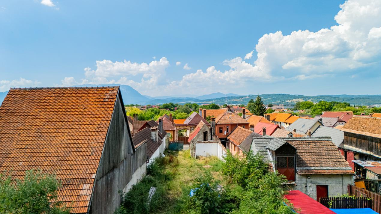 Casa cu 896 mp teren cu proiect autorizat | 4 apartamente + casă | Râșnov