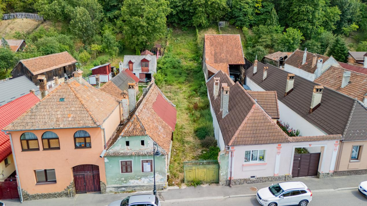 Casa cu 896 mp teren cu proiect autorizat | 4 apartamente + casă | Râșnov