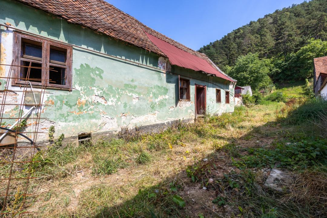 Casa cu 896 mp teren cu proiect autorizat | 4 apartamente + casă | Râșnov