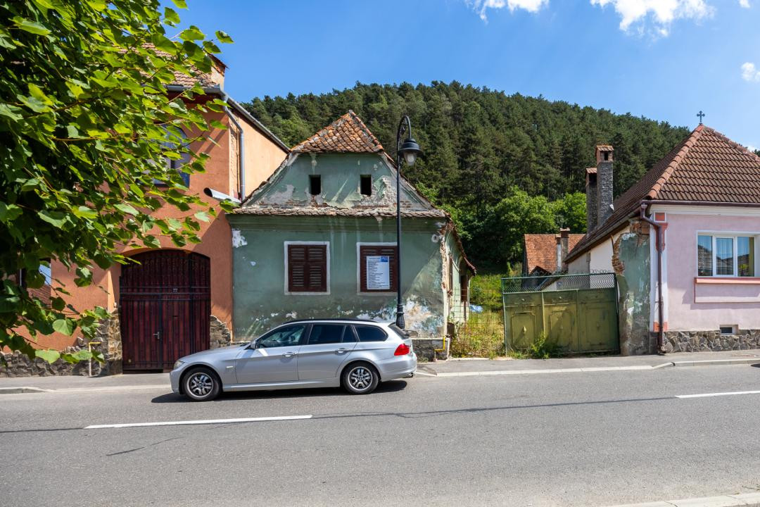 Casa cu 896 mp teren cu proiect autorizat | 4 apartamente + casă | Râșnov