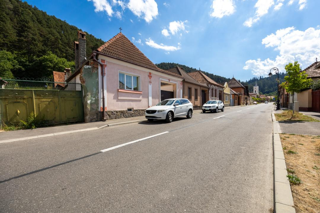 Casa cu 896 mp teren cu proiect autorizat | 4 apartamente + casă | Râșnov