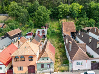 Casa cu 896 mp teren cu proiect autorizat | 4 apartamente + casă | Râșnov