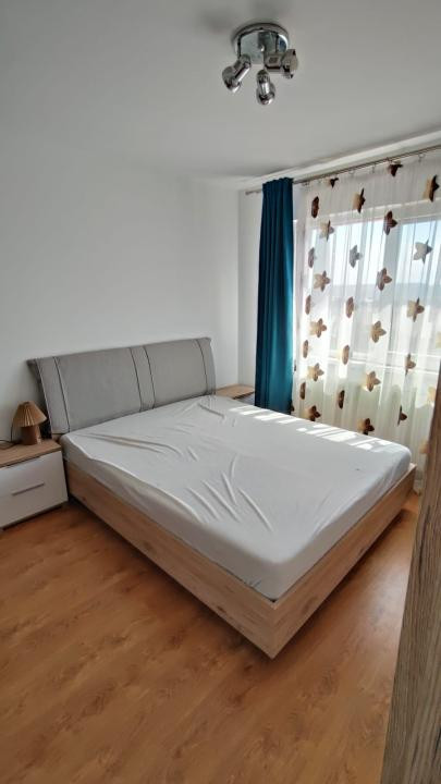 Apartament cu 3 camere de închiriat – Vasile Aaron, mobilat, bloc cu lift