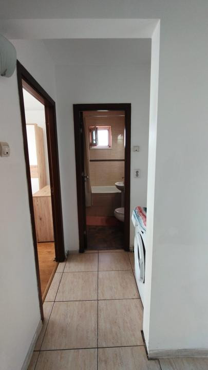 Apartament cu 3 camere de închiriat – Vasile Aaron, mobilat, bloc cu lift