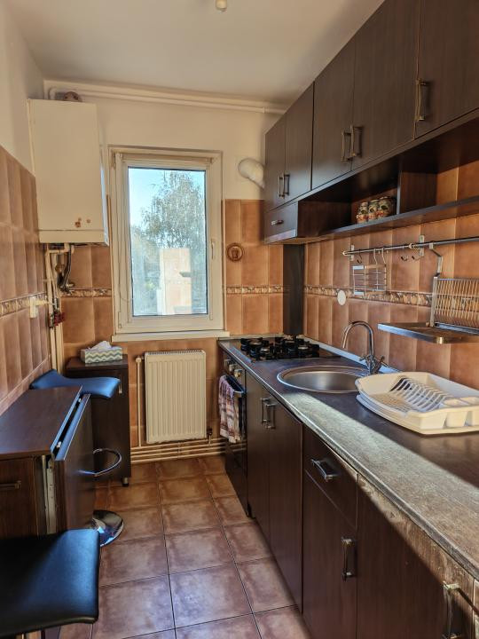 Apartament 3 camere de închiriat — zona B-dul Gării