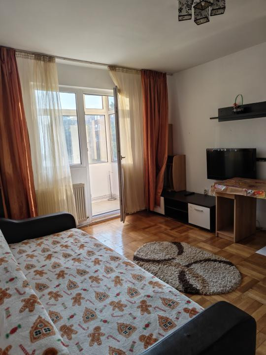 Apartament 3 camere de închiriat — zona B-dul Gării