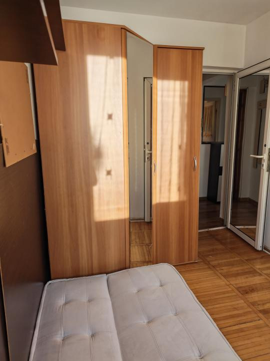 Apartament 3 camere de închiriat — zona B-dul Gării