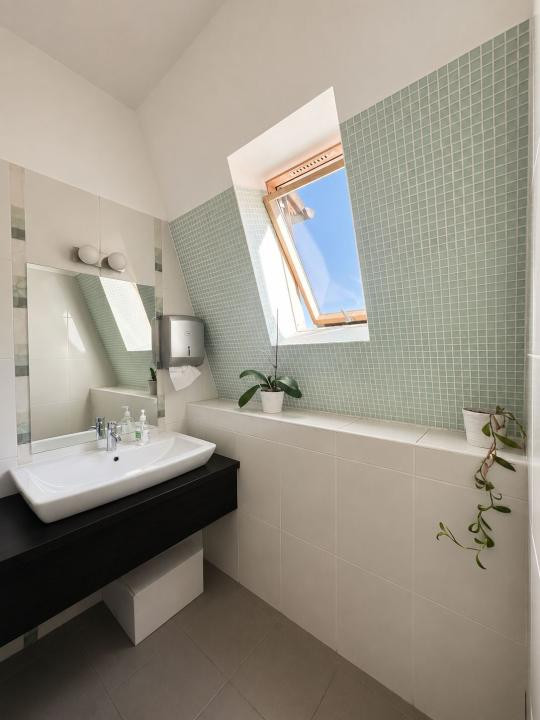 SPAȚIU BIROURI | 44,50 MP | MANSARDĂ | Zonă Centrală