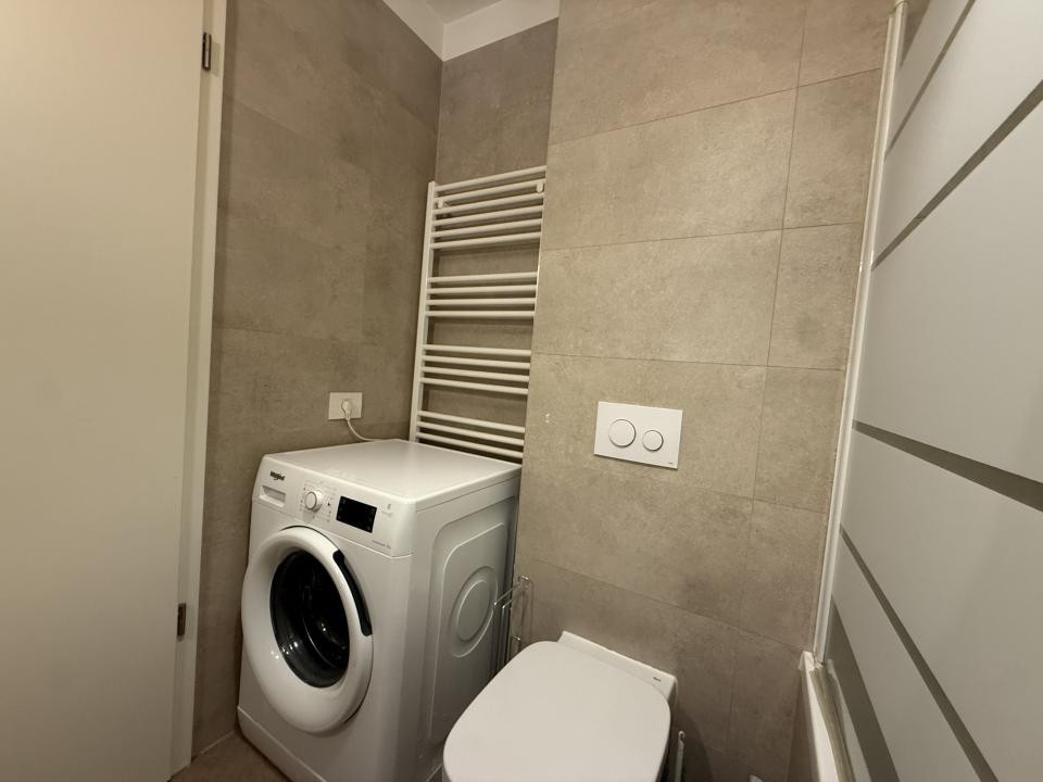   Studio Coresi Avantgarden, mobilat și utilat