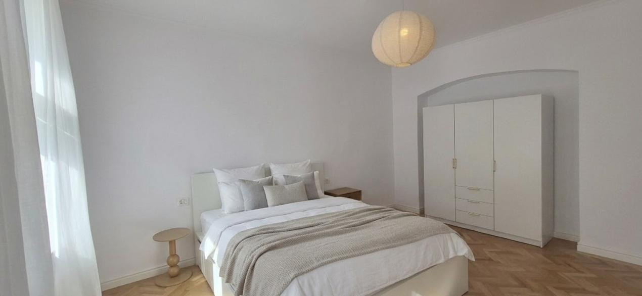 Închiriere apartament 2 camere, mobilat și utilat, Central Brasov