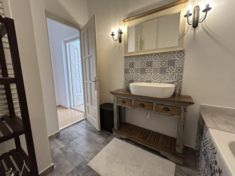 Apartament spațios de închiriat – 140 mp | Etaj 1 | Garaj & pivniță