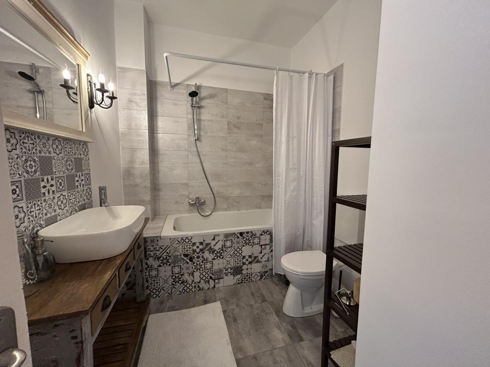 Apartament spațios de închiriat – 140 mp | Etaj 1 | Garaj & pivniță