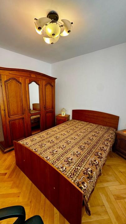 Apartament de închiriat 3 camere în Valea Aurie – preț sub nivelul pieței