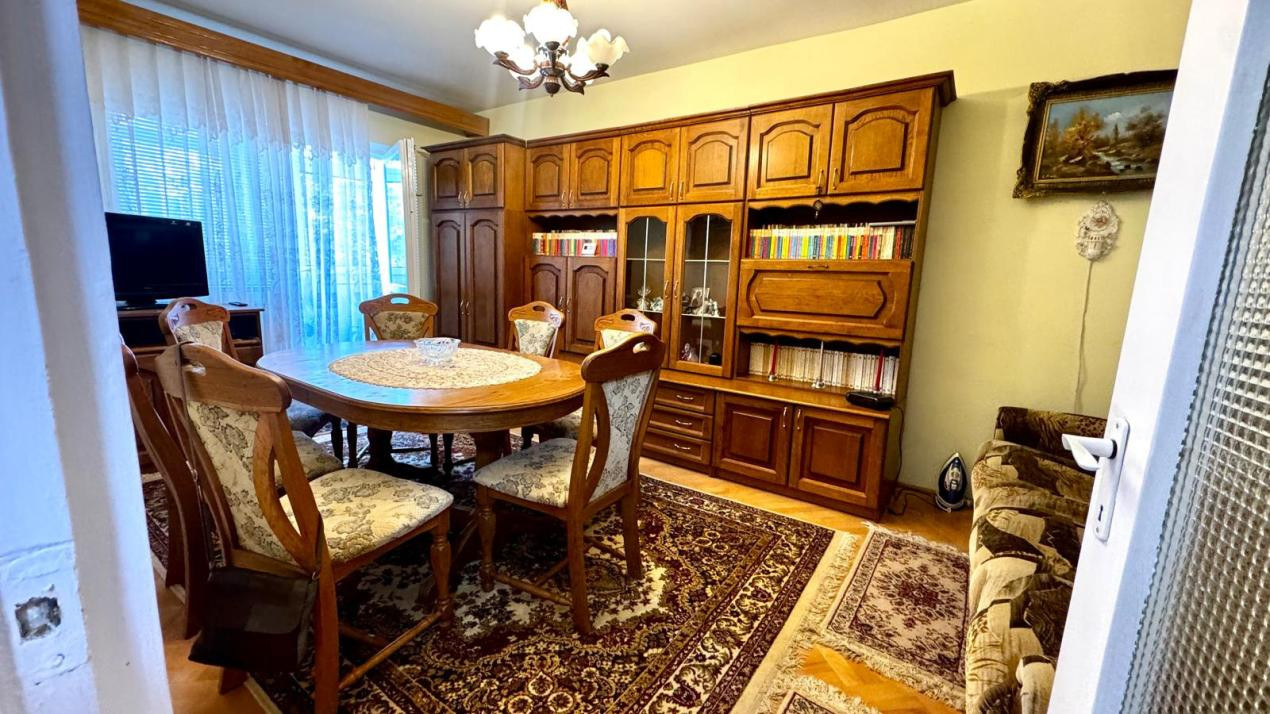 Apartament de închiriat 3 camere în Valea Aurie – preț sub nivelul pieței