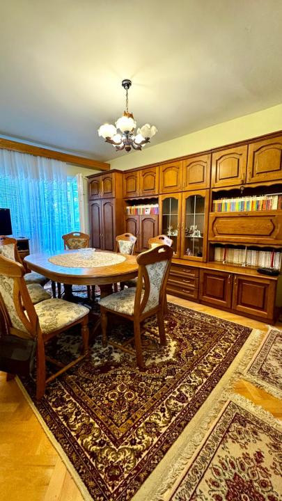 Apartament de închiriat 3 camere în Valea Aurie – preț sub nivelul pieței